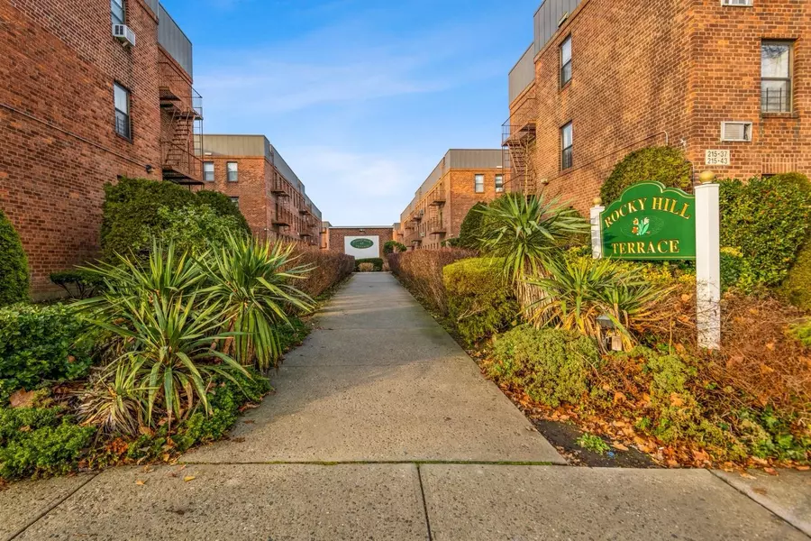 215-43 48 AVE #2D, Bayside, NY 11364