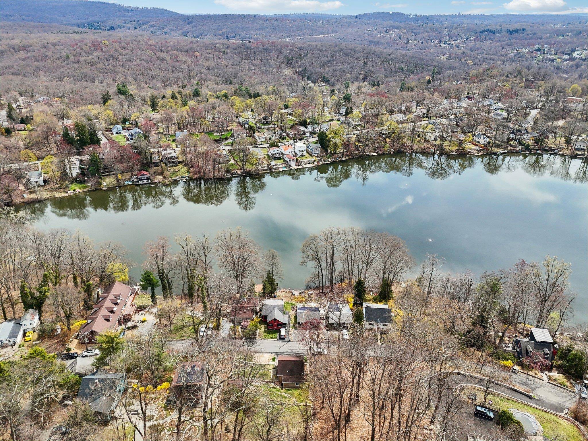 Lake Peekskill, NY 10537,324 Lake DR