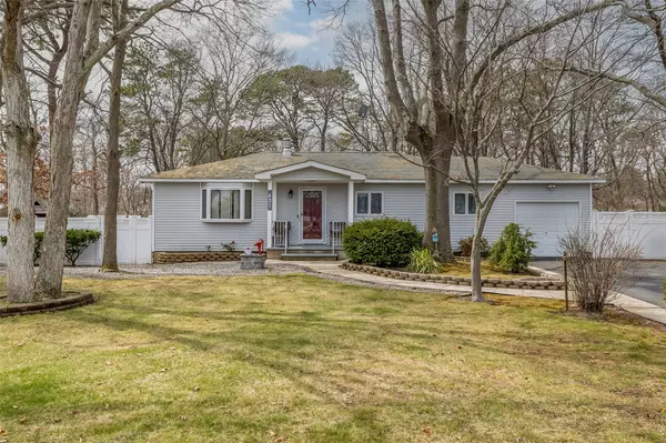 431 Grand BLVD, Brentwood, NY 11717