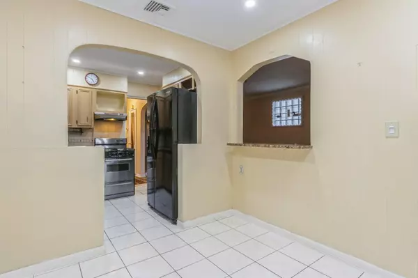 Bronx, NY 10466,4121 Grace AVE