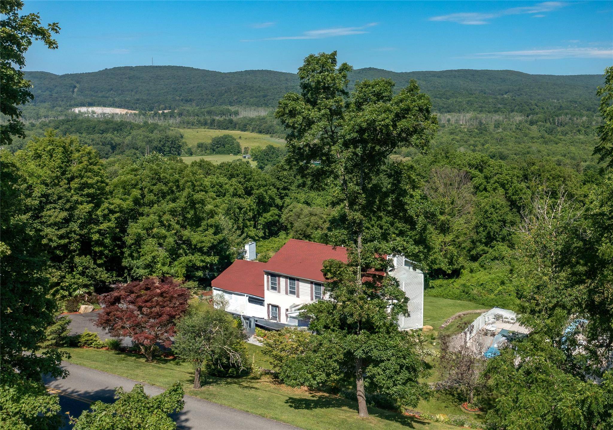 135 S Quaker Hill RD, Patterson, NY 12563