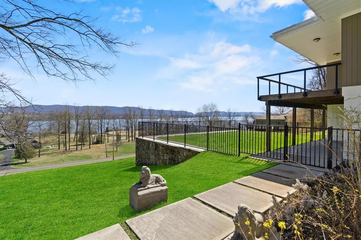 Newburgh, NY 12550,741 River RD