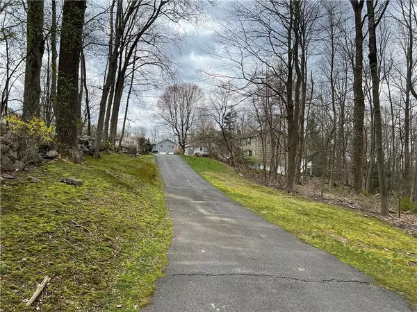 Yorktown Heights, NY 10598,3032 Manor ST