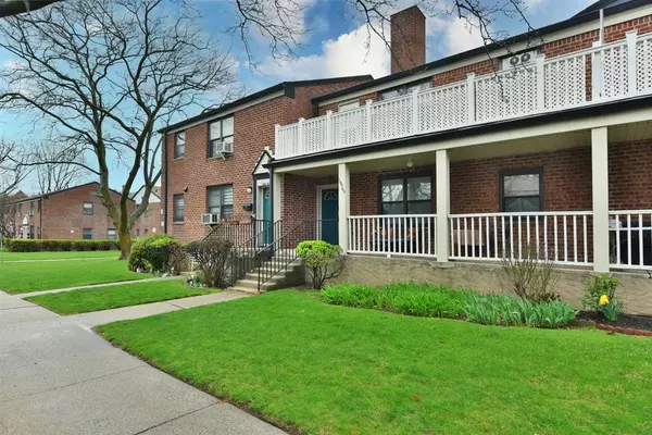 Fresh Meadows, NY 11365,196-65 69TH AVE #1 FL