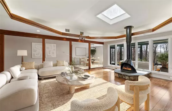 Pomona, NY 10970,5 Laura LN