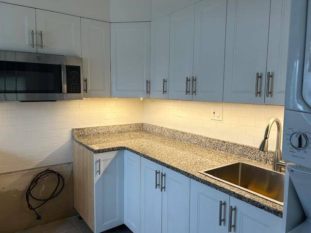 Levittown, NY 11756,2 Crag LN