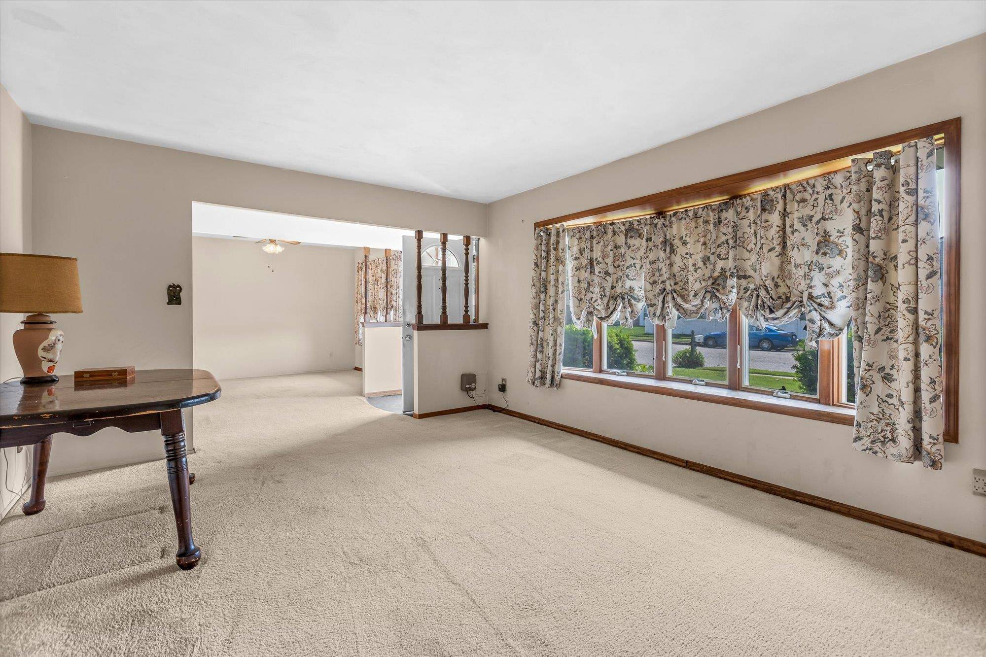 Holbrook, NY 11741,693 Greenbelt Pkwy W