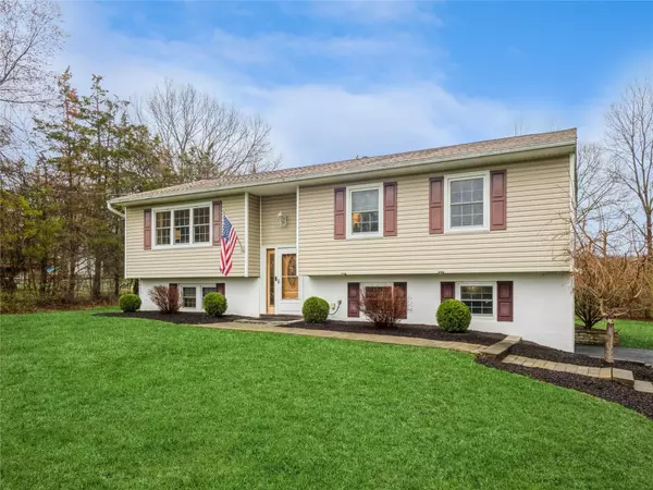25 Wright BLVD, Hopewell Junction, NY 12533
