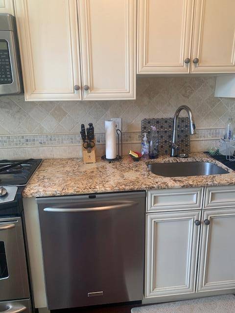 Bronxville, NY 10708,1200 Midland #8f