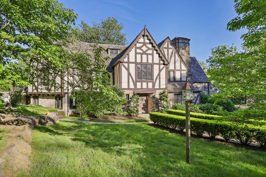 86 Hereford RD, Bronxville, NY 10708