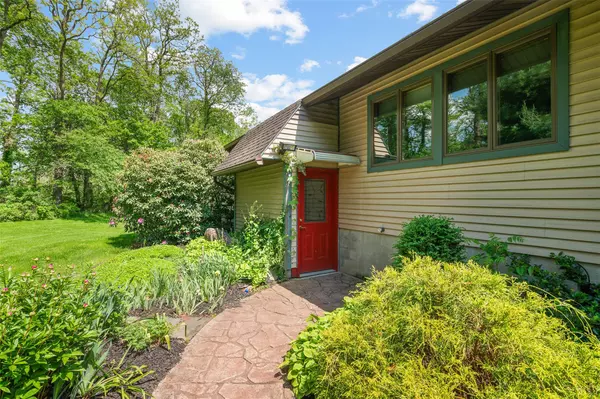 Wallkill, NY 12589,370 Forest RD