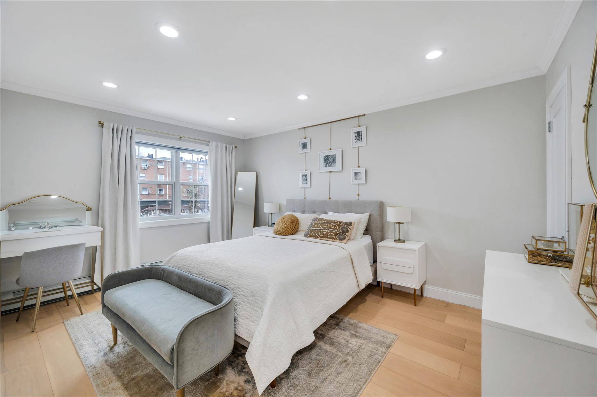 East Elmhurst, NY 11369,24-03 88th ST
