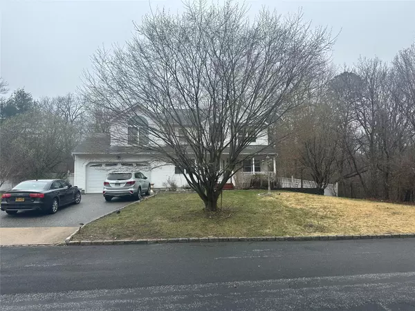 Medford, NY 11763,17 Mill LN