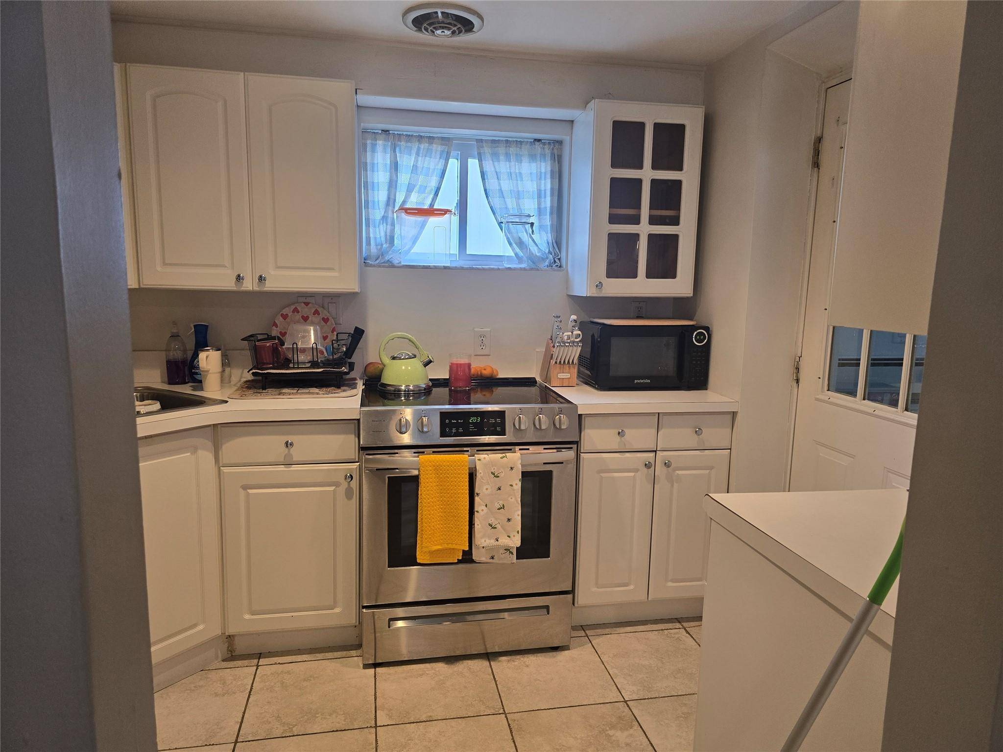 Port Washington, NY 11050,44 Inwood RD #2