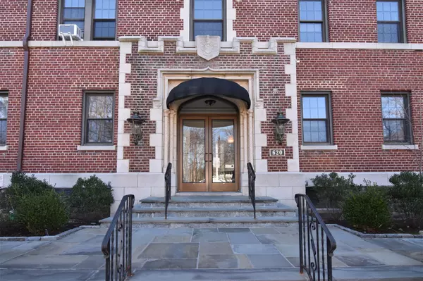 620 Pelhamdale #33,  Pelham,  NY 10803