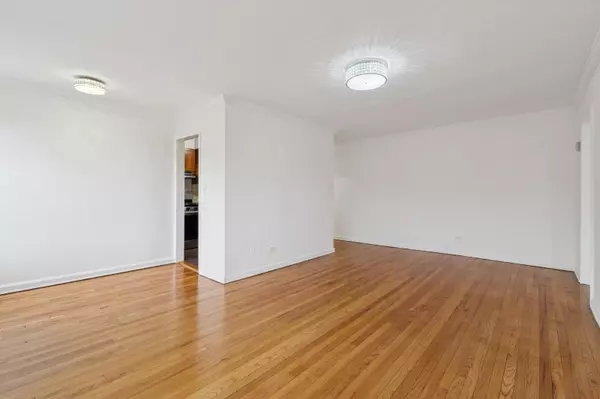 Forest Hills, NY 11375,66-40 108th ST #5E