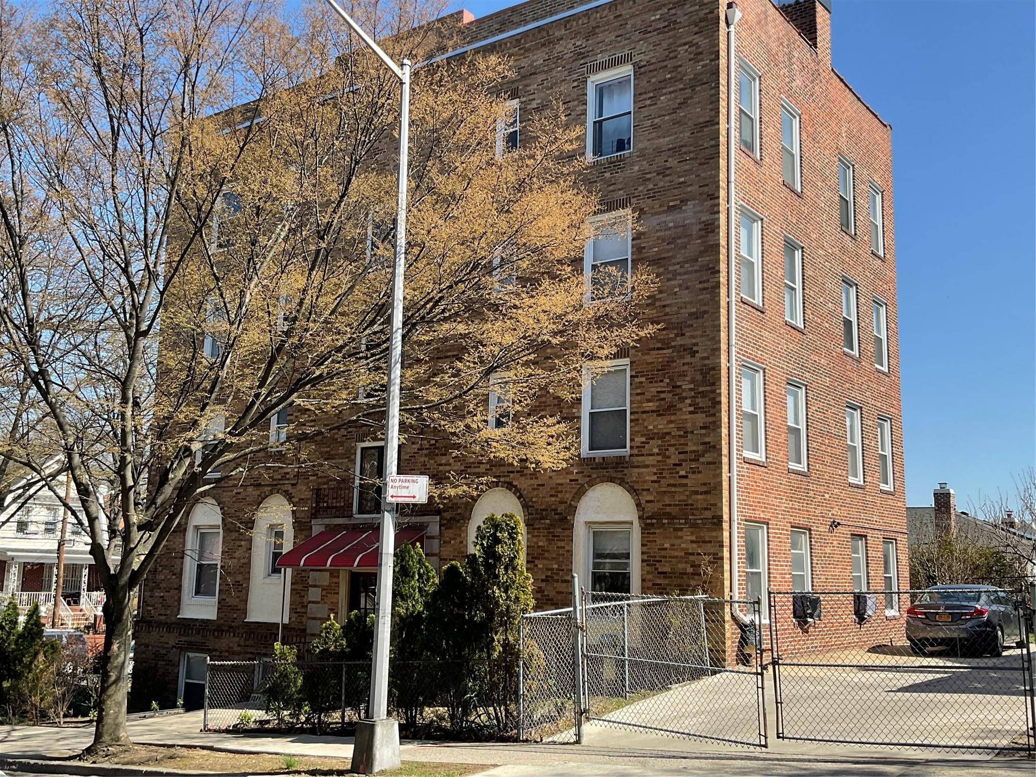 Jamaica Hills, NY 11432,162-30 86TH avenue