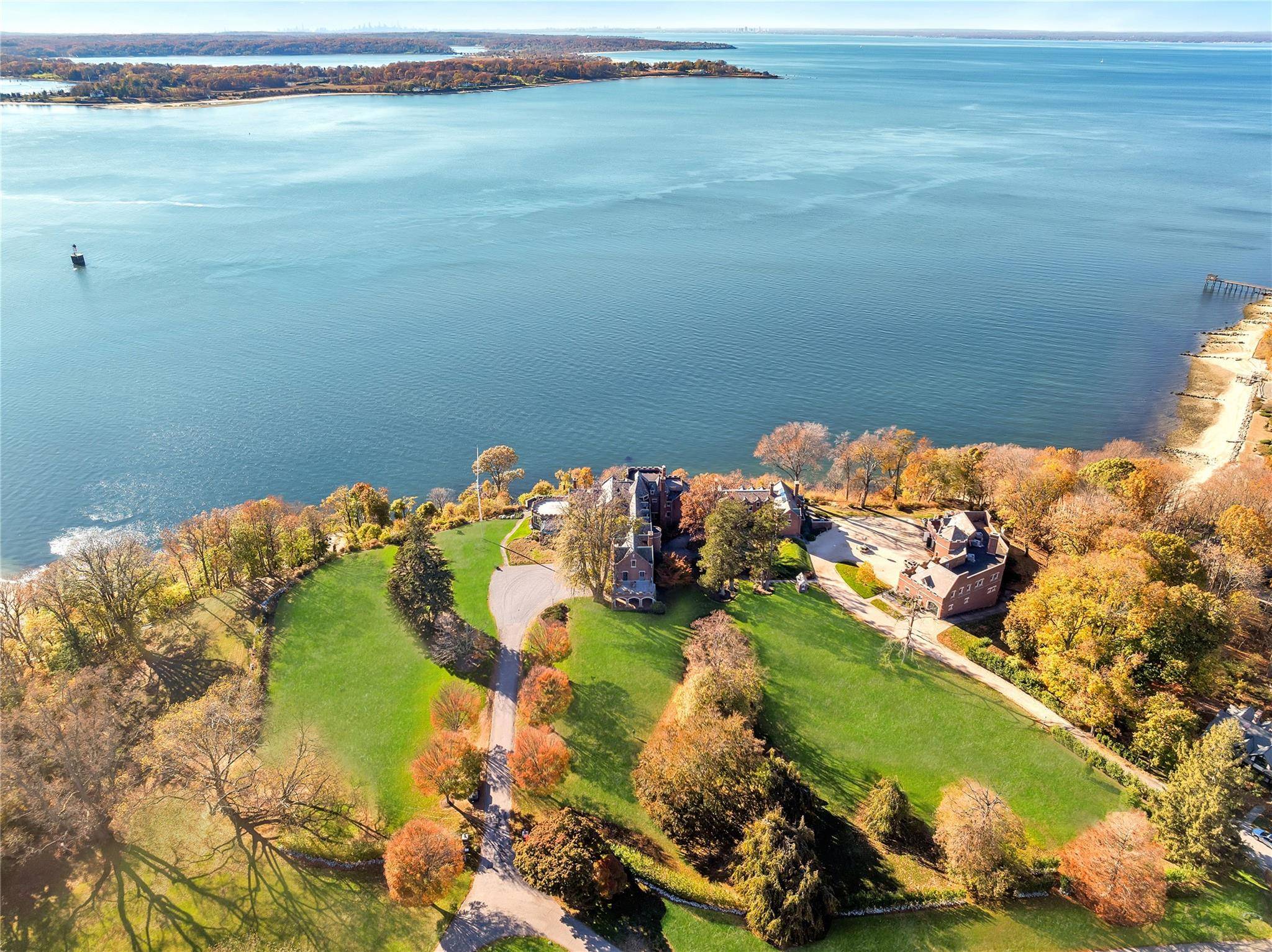 31 Fort Hill DR, Lloyd Harbor, NY 11743