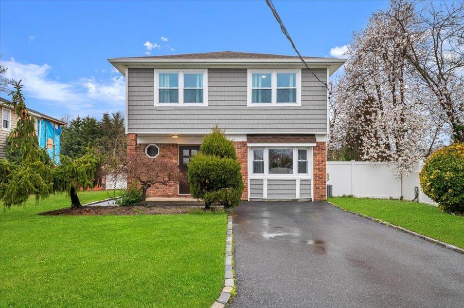 710 Prospect PL, Bellmore, NY 11710