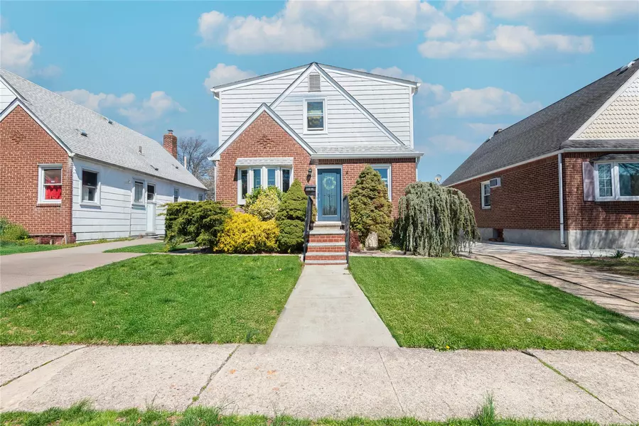 246-31 87 AVE, Bellerose, NY 11426