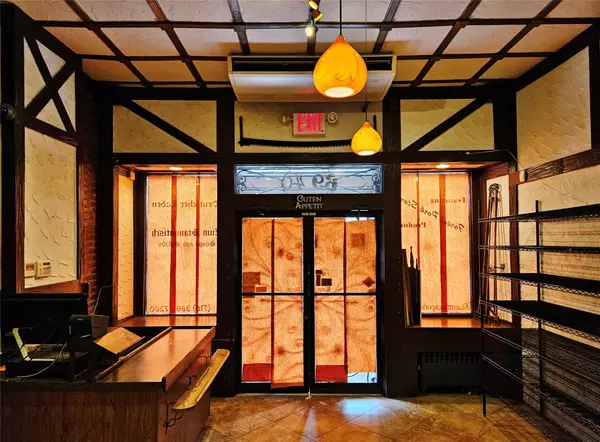Glendale, NY 11385,69-40 Myrtle AVE