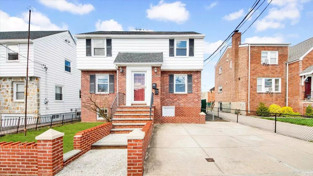 Yonkers, NY 10704,47 Aqueduct AVE