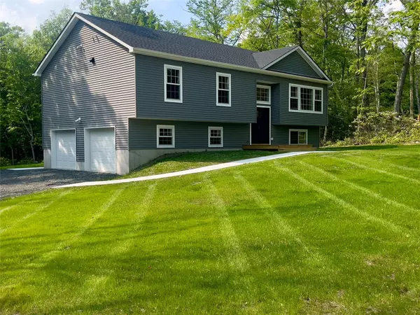 57 Oregon TRL, Pine Bush, NY 12566