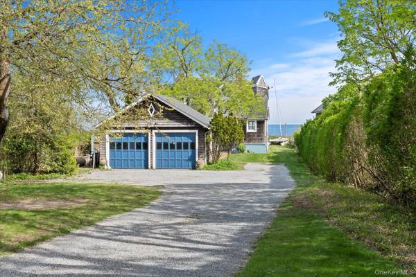 Bellport Village, NY 11713,4 Shore RD
