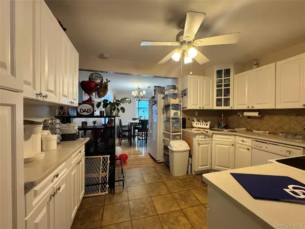 Copiague, NY 11726,315 Cedar CT