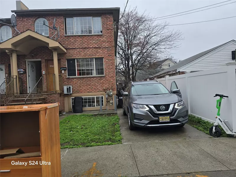 17709 112th AVE, Addisleigh Park, NY 11433
