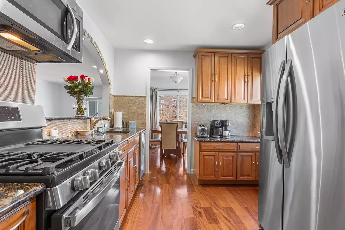 Mount Kisco, NY 10549,25 Barker ST #115