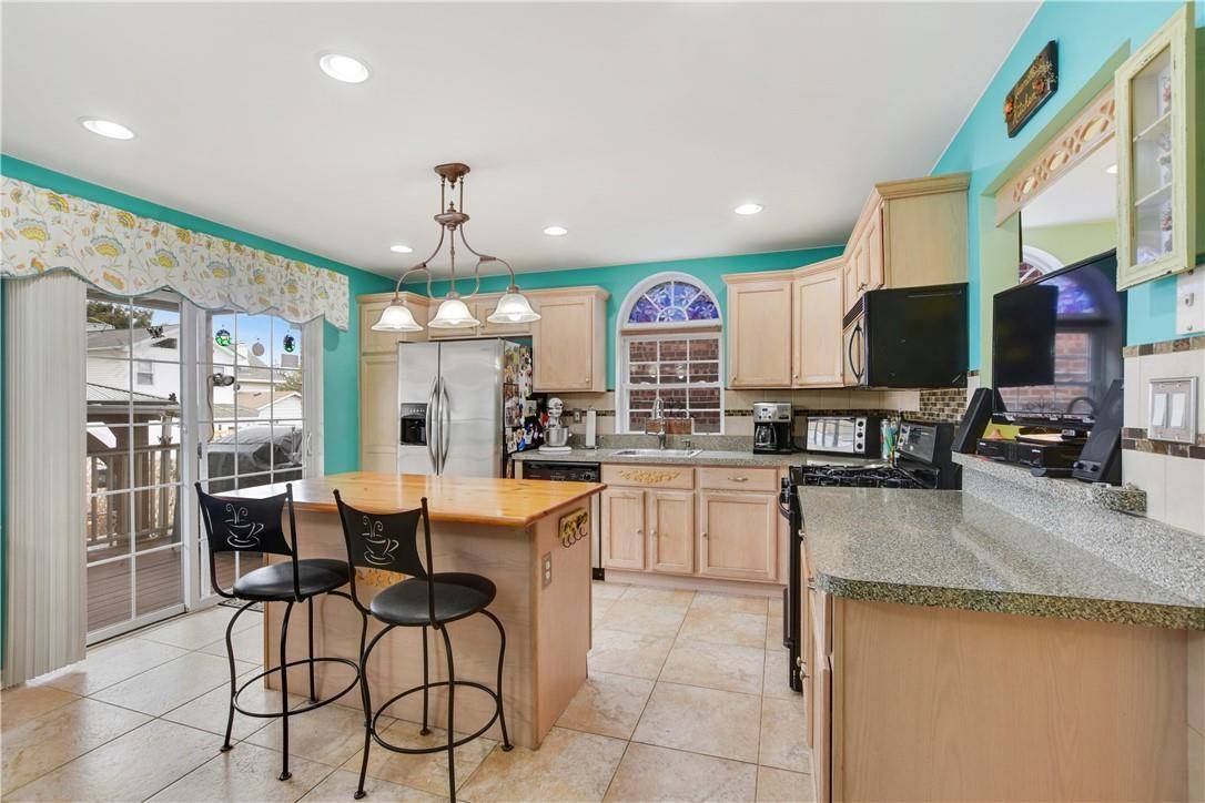 Bronx, NY 10465,824 Wilcox AVE