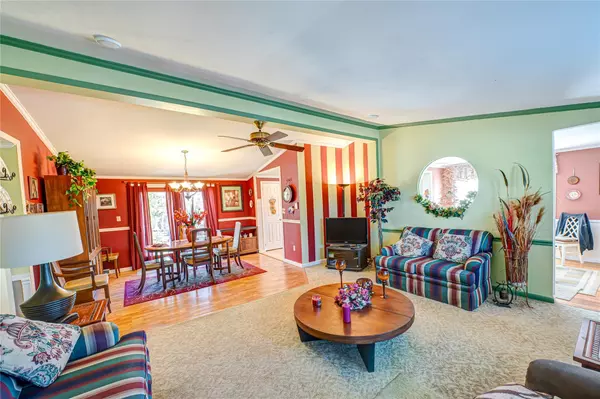 Calverton, NY 11933,1407 Middle RD #6
