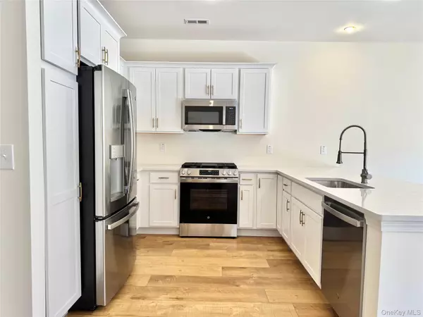 Catskill, NY 12414,33 Marina DR