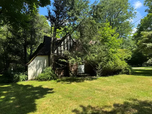 Suffern, NY 10901,268 Cherry LN