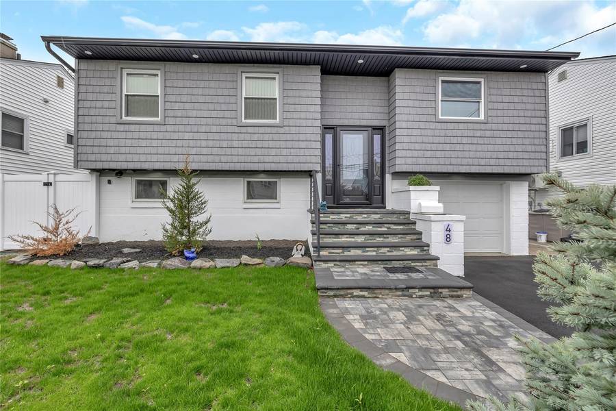 48 E 2nd ST, Freeport, NY 11520