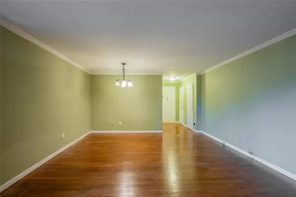 34 Pearsall AVE #3A, Glen Cove, NY 11542