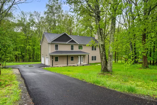 94 Fair Oaks RD,  Middletown,  NY 10940