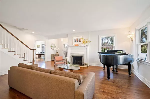 Sea Cliff, NY 11579,3 Barberry LN