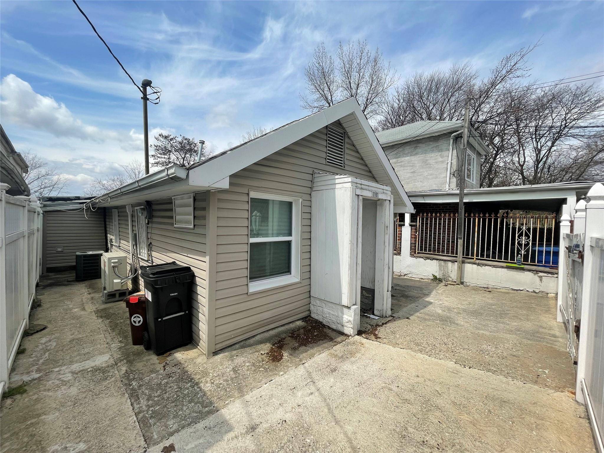 1101 Harding PARK, Bronx, NY 10473