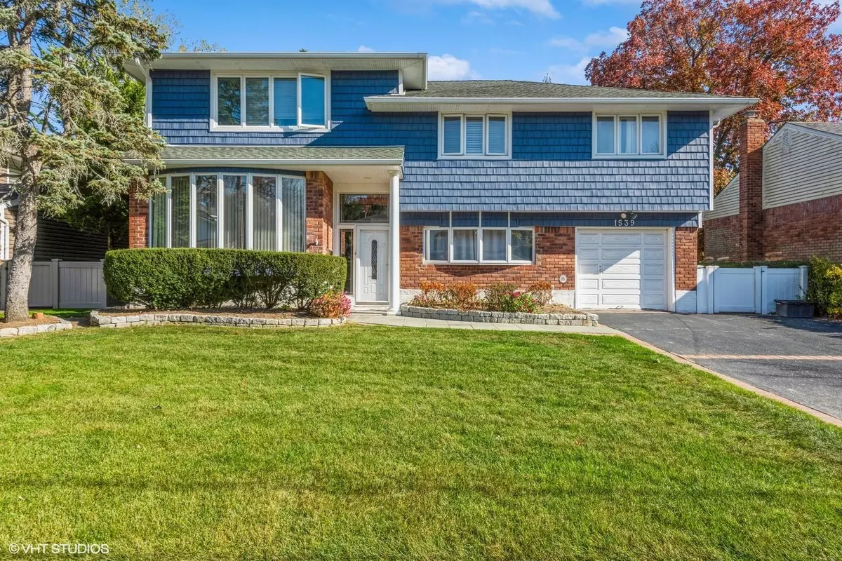 Wantagh, NY 11793,1539 Jennie RD