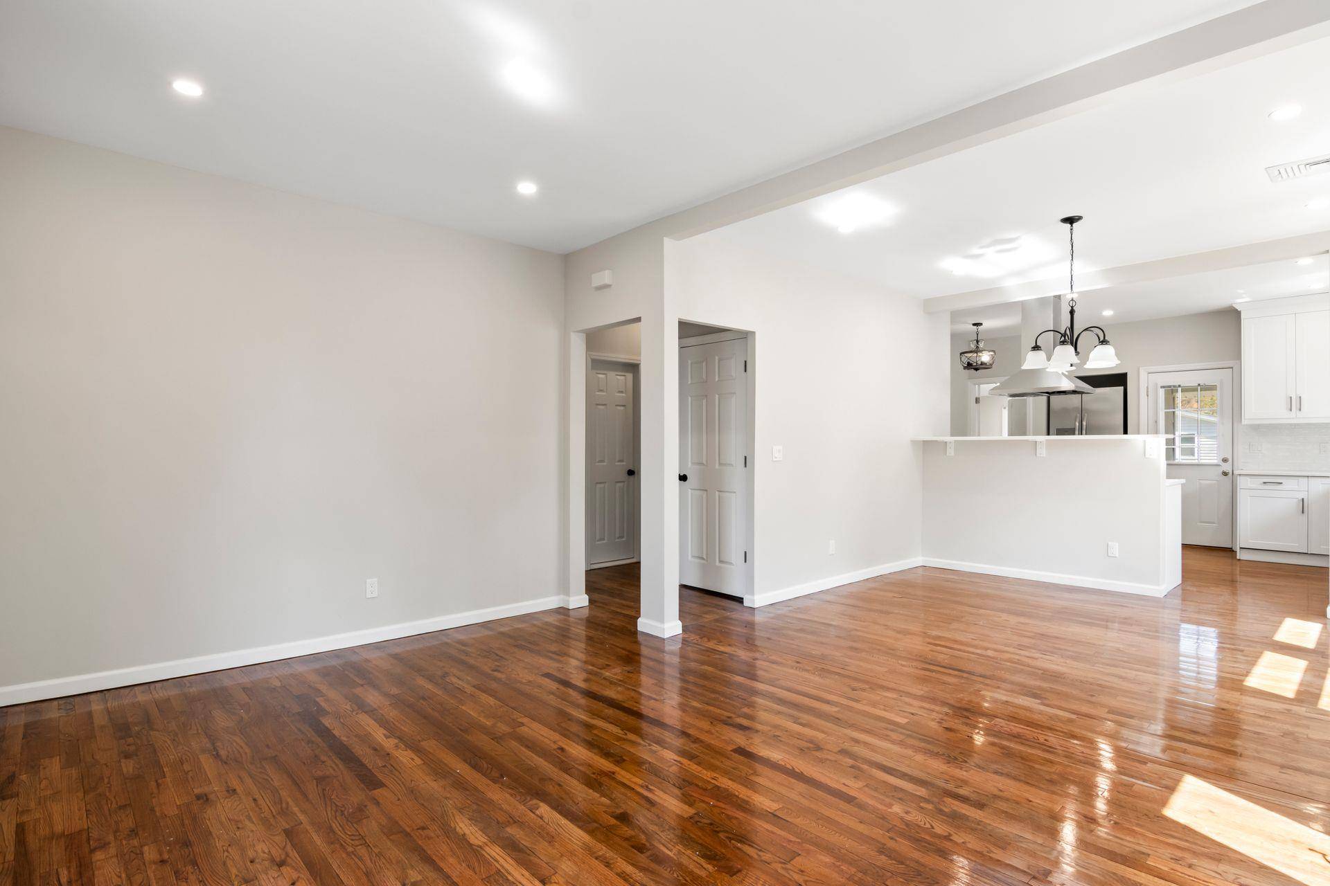 Huntington, NY 11743,120 Clinton AVE