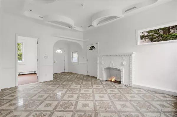 Hempstead, NY 11550,69 Hewlett ST