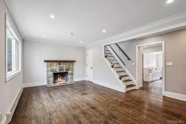 Huntington, NY 11743,37 Soundview RD