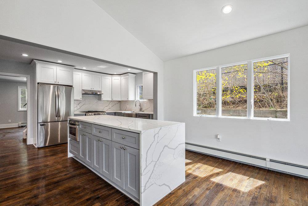 Huntington, NY 11743,37 Soundview RD