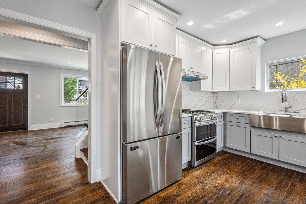 Huntington, NY 11743,37 Soundview RD