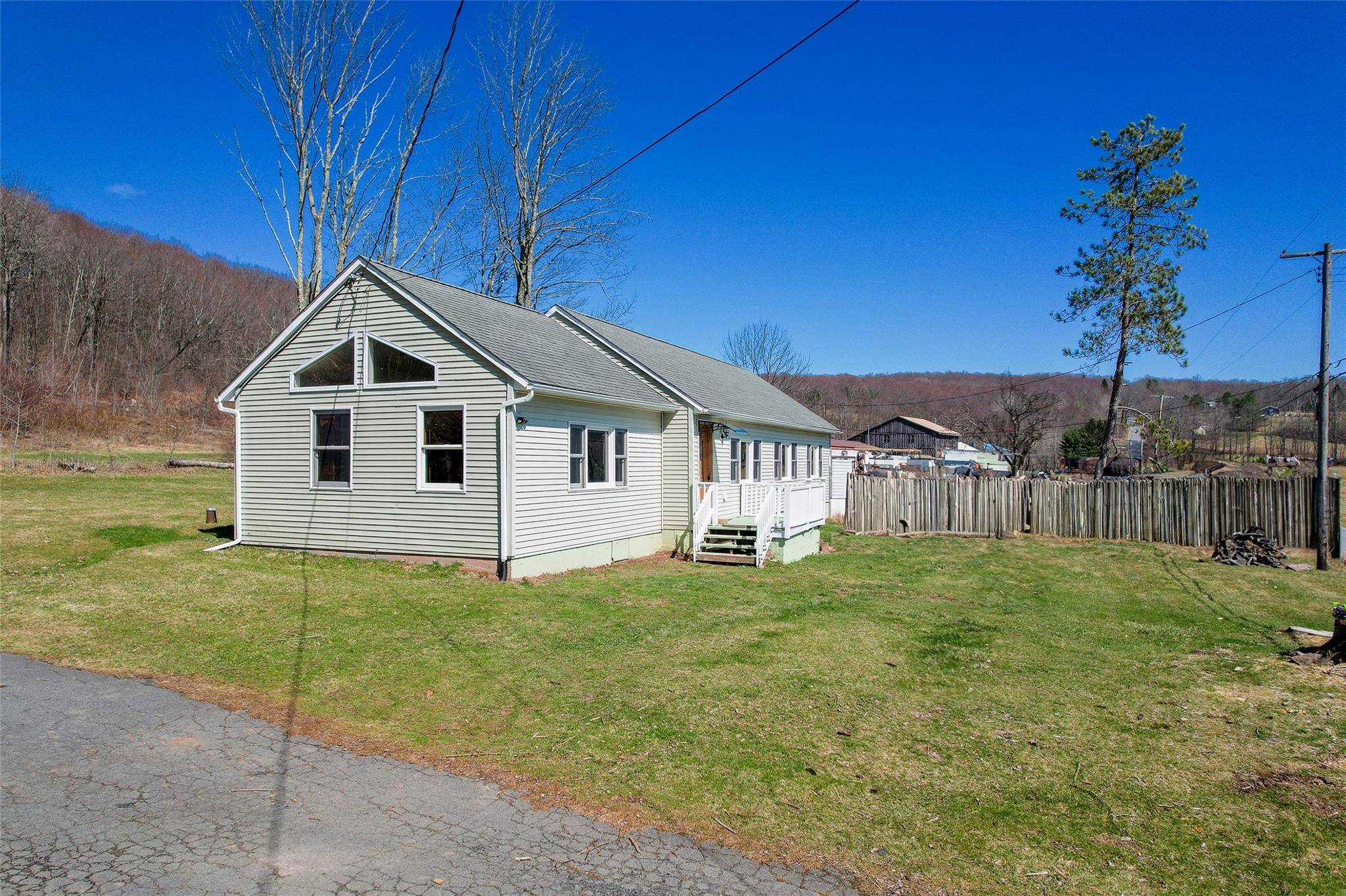 Livingston Manor, NY 12758,61 Elk Point RD