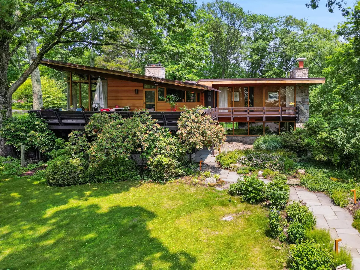 Pound Ridge, NY 10576,280 Salem RD