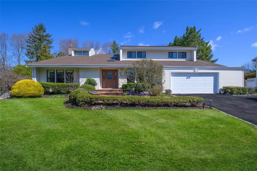 60 Juniper LN, Muttontown, NY 11791