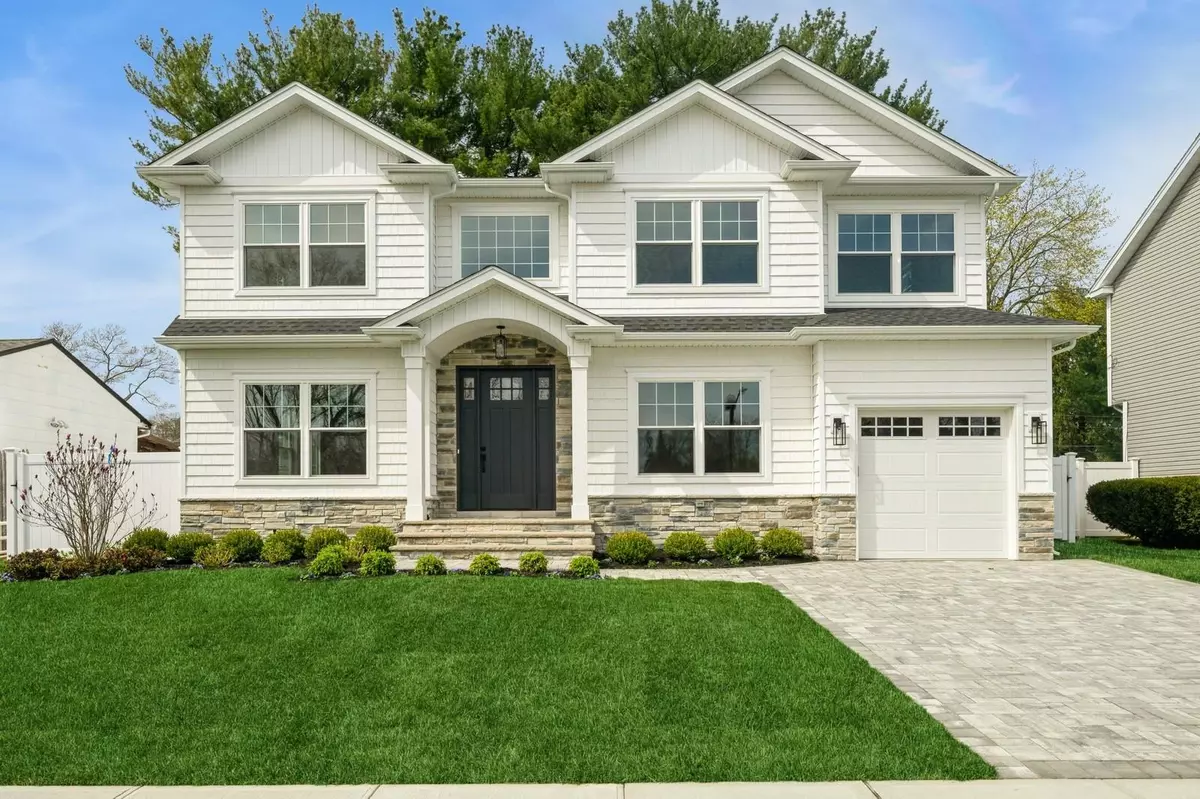 Plainview, NY 11803,16 Gordon AVE